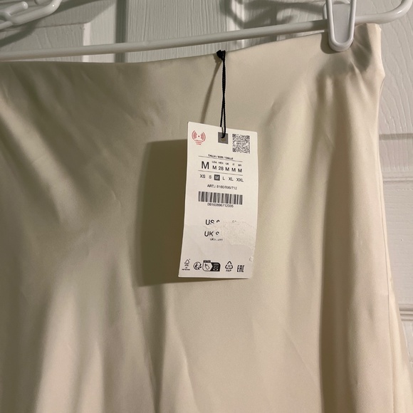 Zara satin skirt - Picture 2 of 2